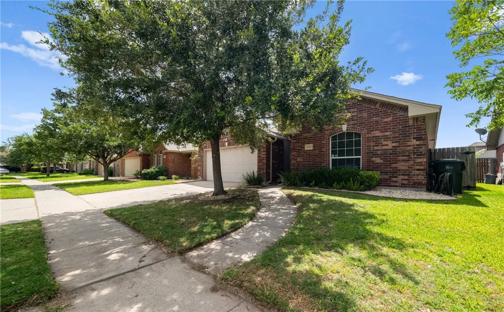 7518 Fort Griffen Drive Corpus Christi, TX 78414