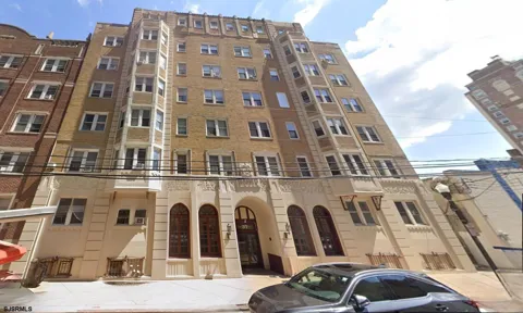 37 S Iowa Ave
