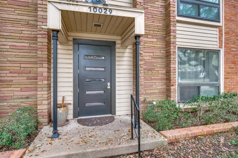 10029 Regal Park Lane #212