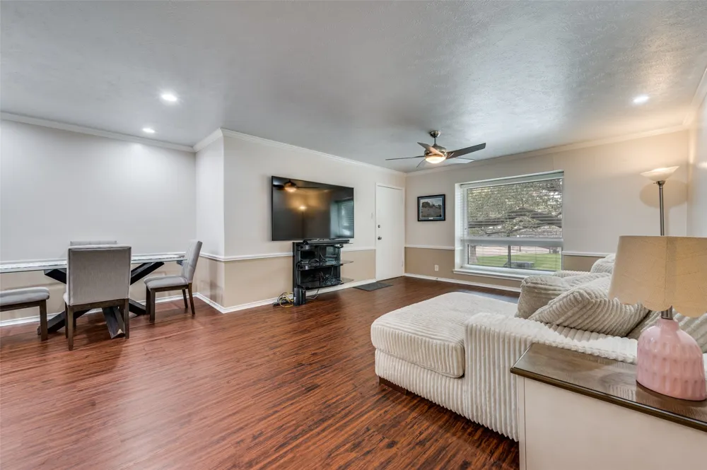 10029 Regal Park Lane #212 Dallas, TX 75230
