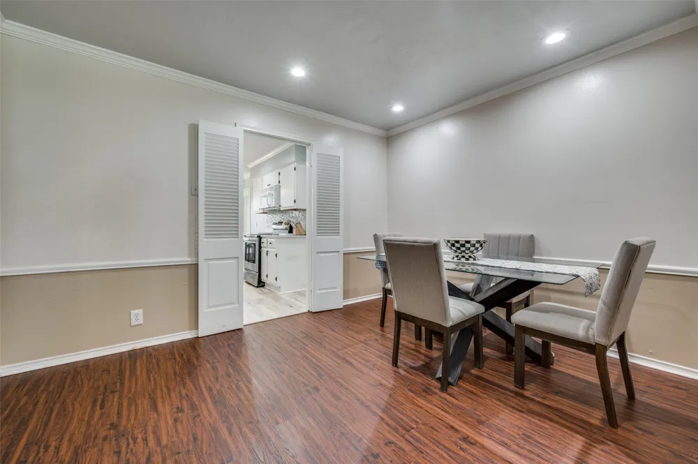 10029 Regal Park Lane #212 Dallas, TX 75230