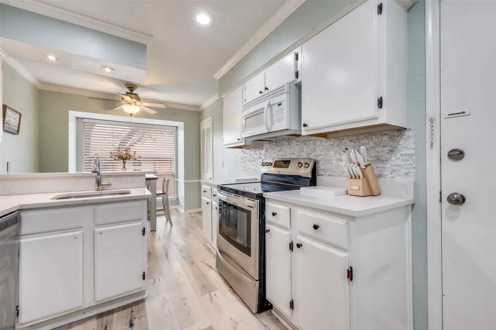 10029 Regal Park Lane #212 Dallas, TX 75230