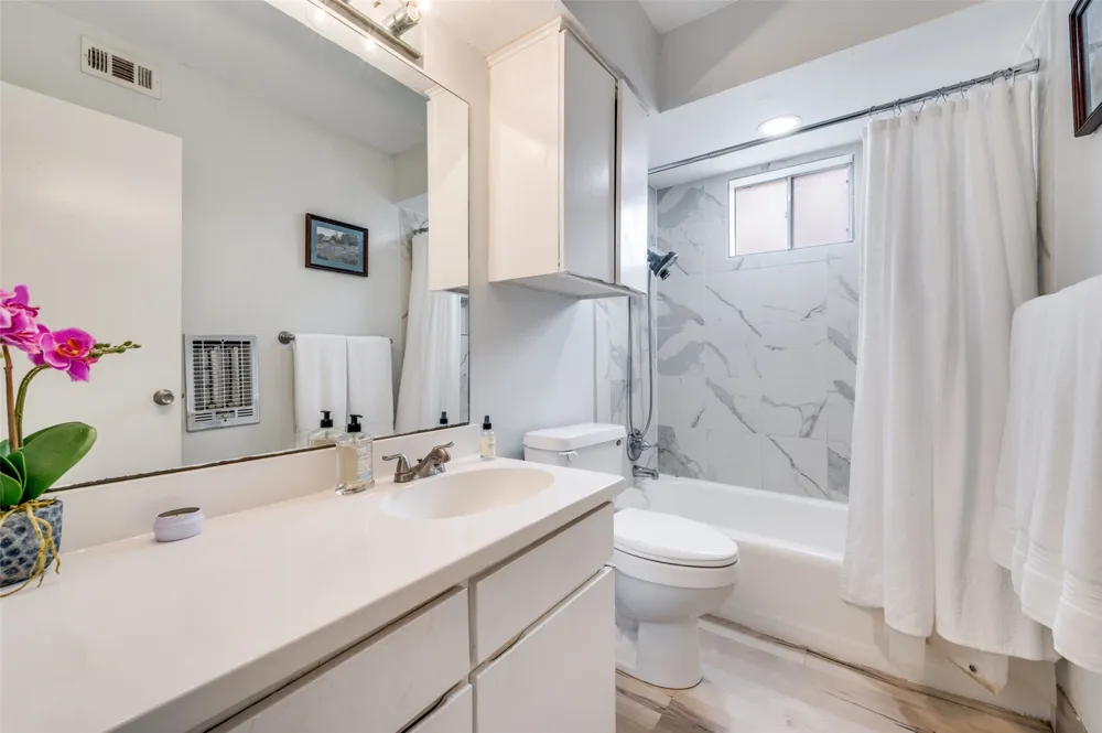 10029 Regal Park Lane #212 Dallas, TX 75230