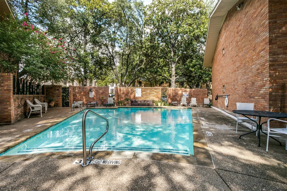 10029 Regal Park Lane #212 Dallas, TX 75230