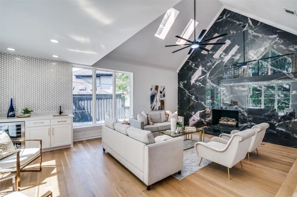 200 Krohn Court Irving, TX 75038