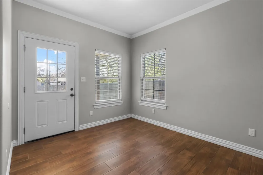 1624 E King Street Sherman, TX 75090