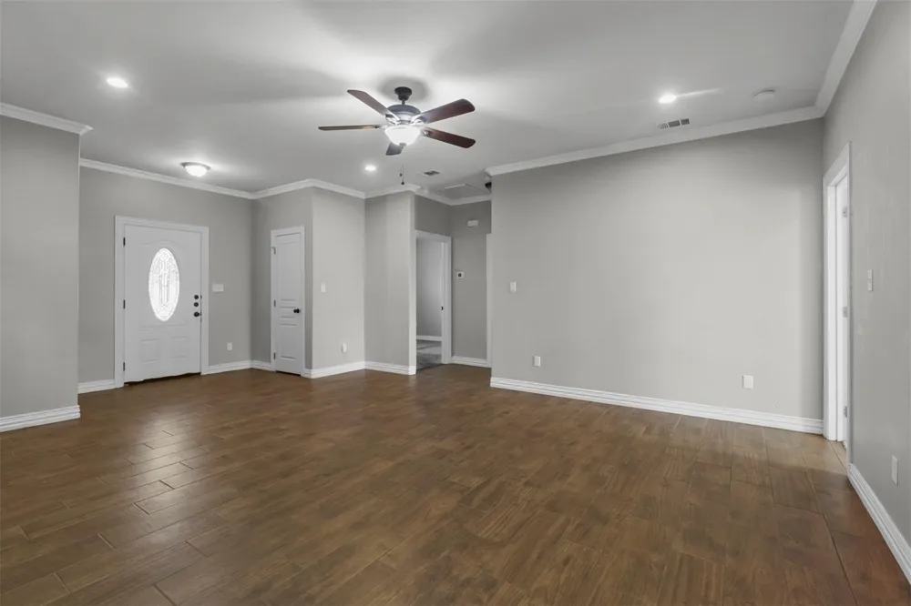 1624 E King Street Sherman, TX 75090