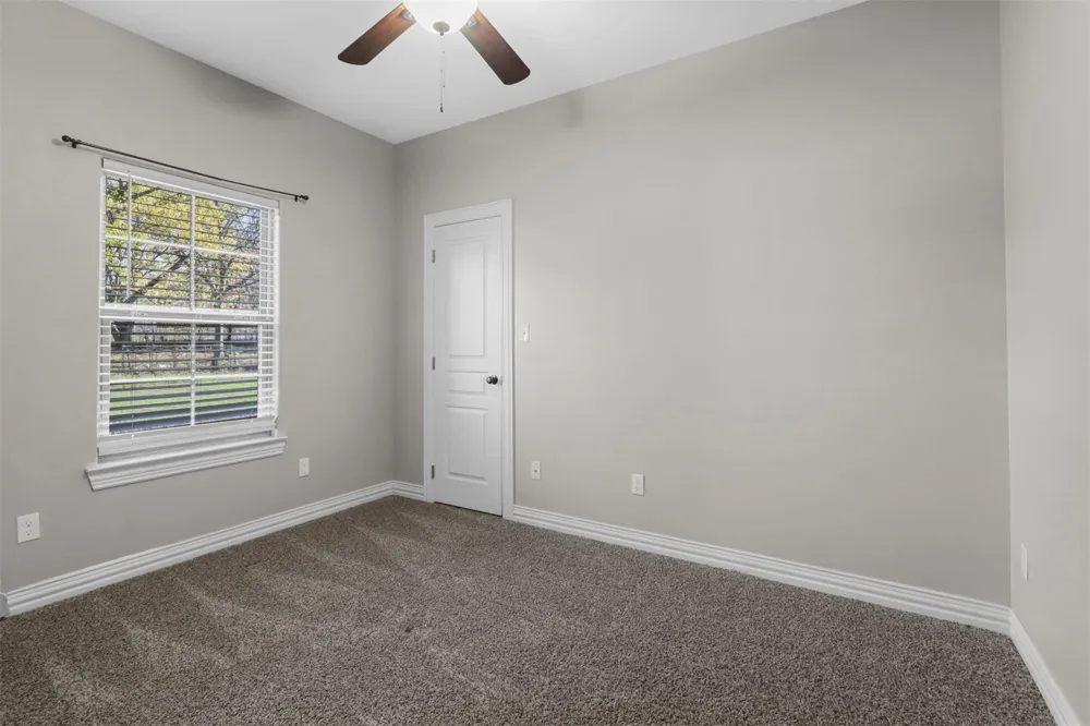 1624 E King Street Sherman, TX 75090