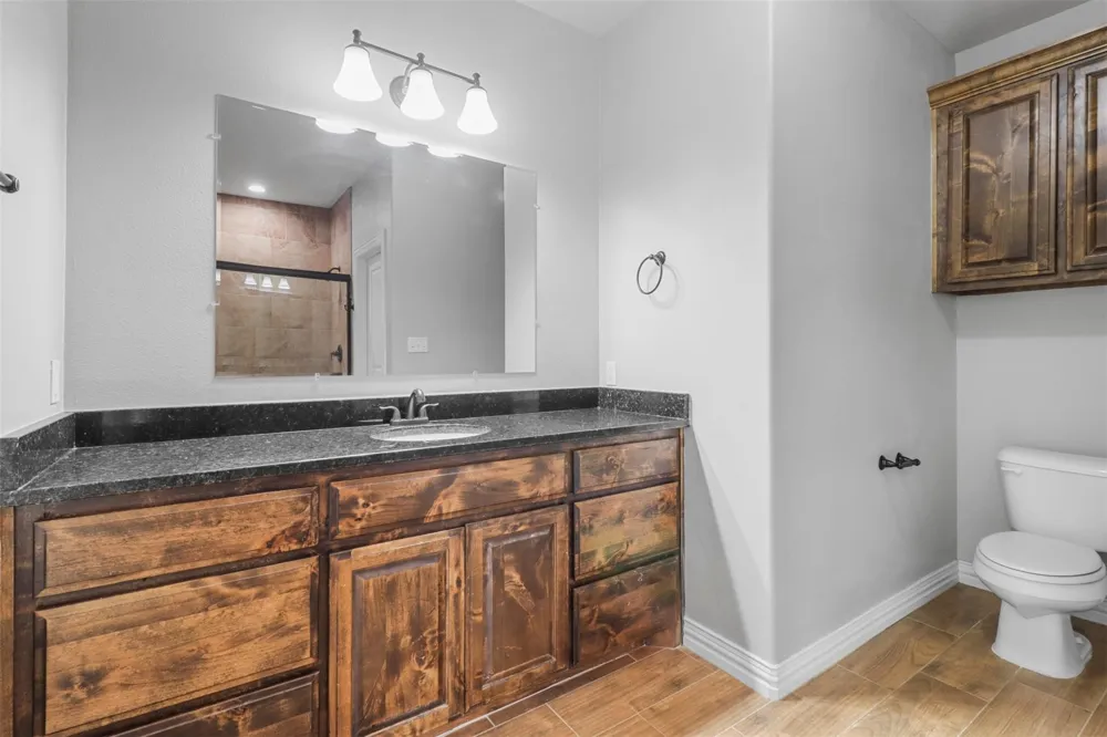 1624 E King Street Sherman, TX 75090