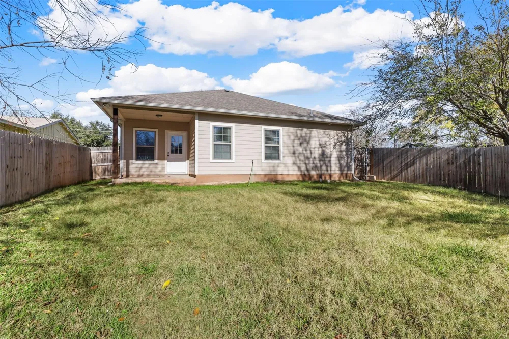 1624 E King Street Sherman, TX 75090