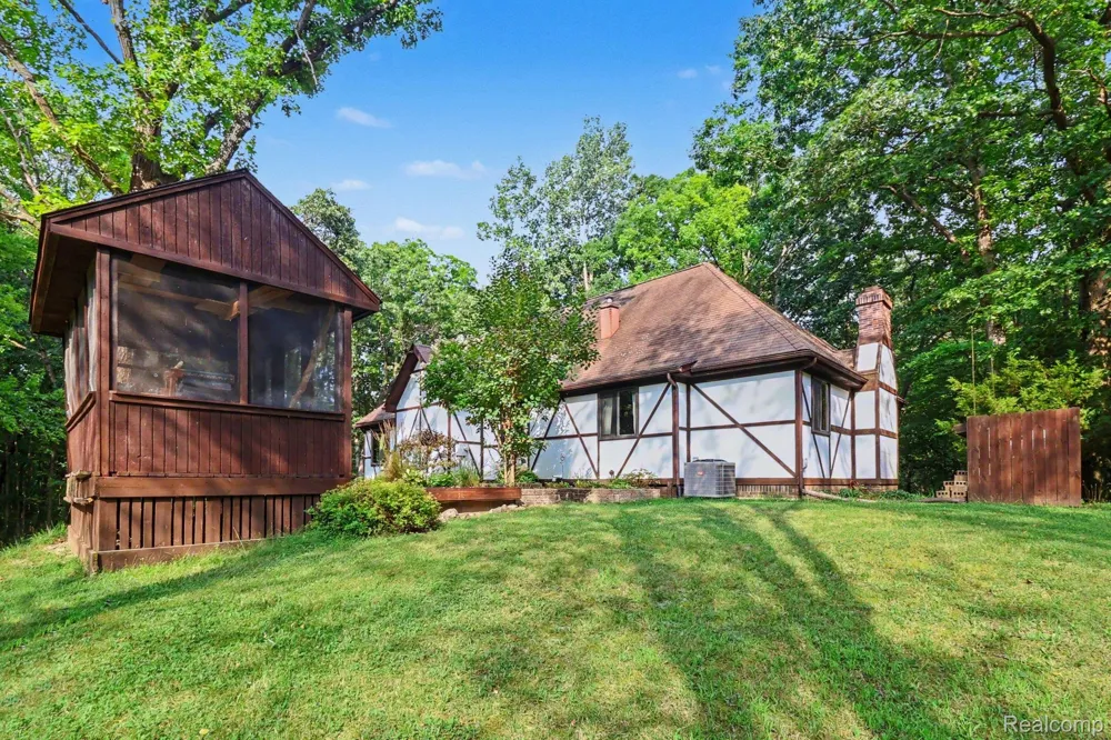 6300 Raddatz Road Cohoctah Township, MI 48836