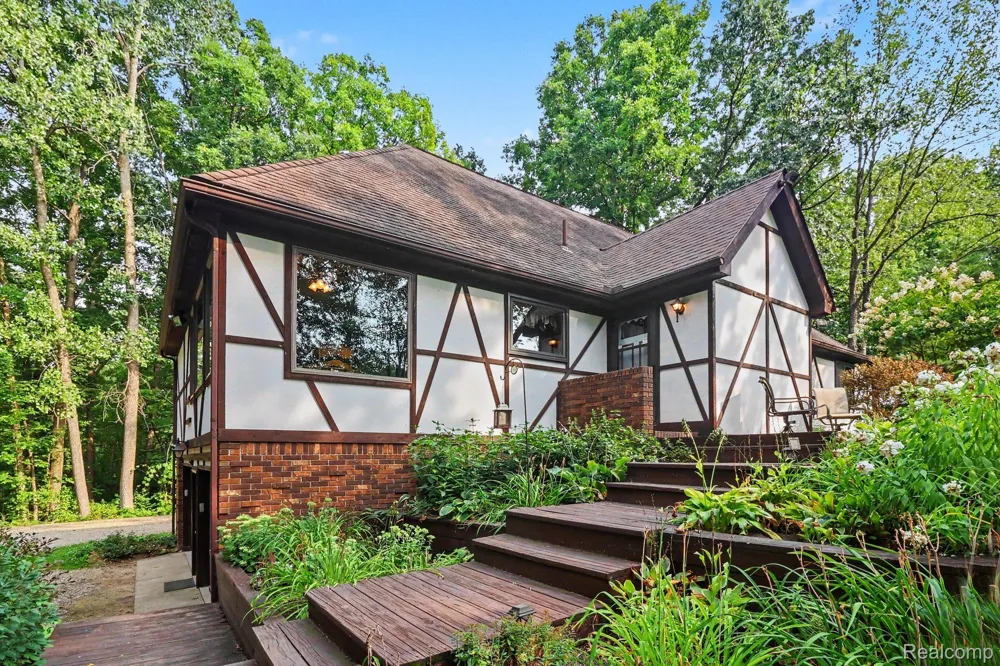 6300 Raddatz Road Cohoctah Township, MI 48836