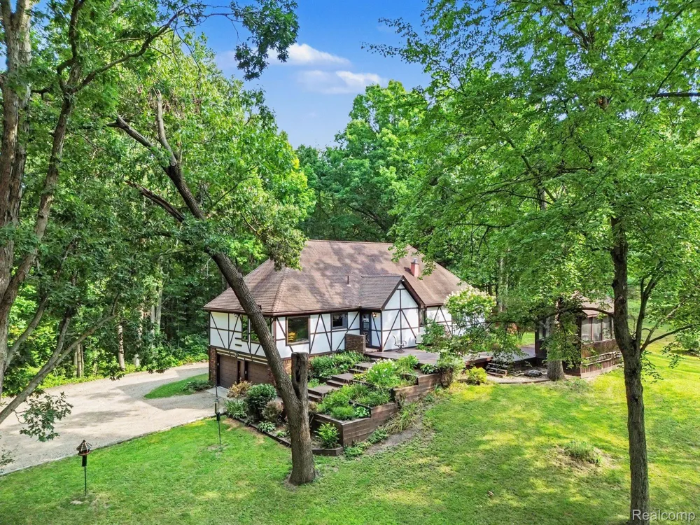 6300 Raddatz Road Cohoctah Township, MI 48836