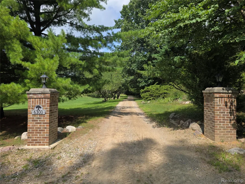 6300 Raddatz Road Cohoctah Township, MI 48836