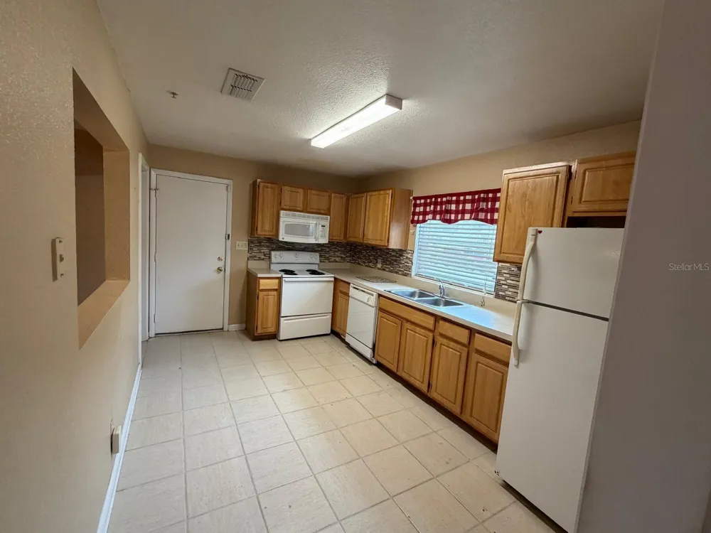 8283 LE MESA STREET Orlando, FL 32827