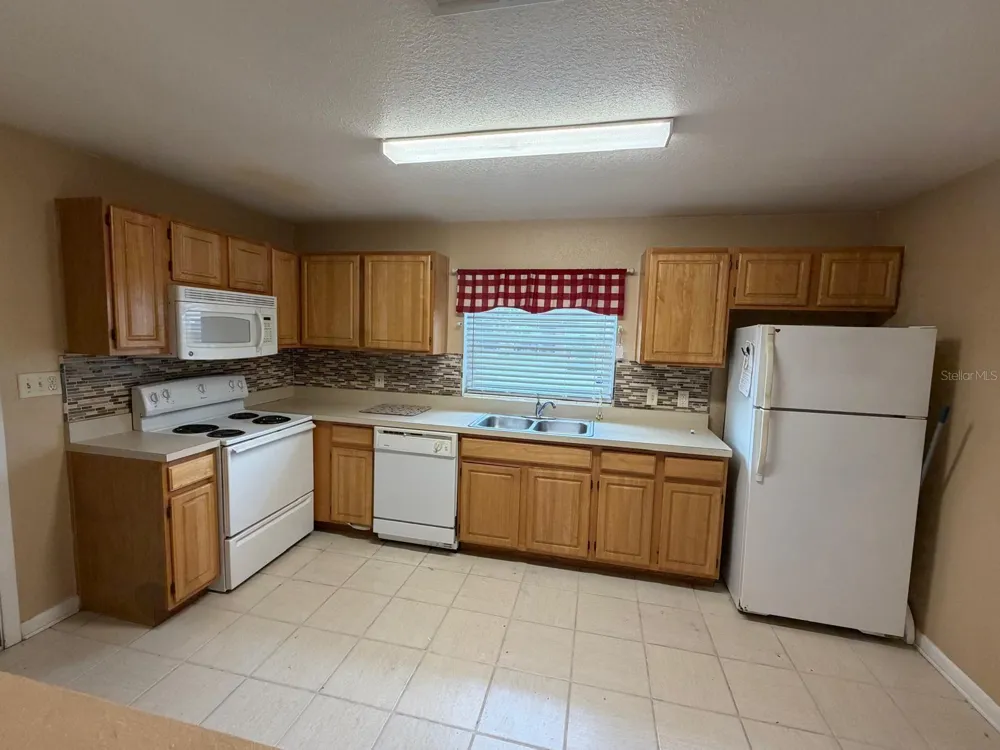 8283 LE MESA STREET Orlando, FL 32827