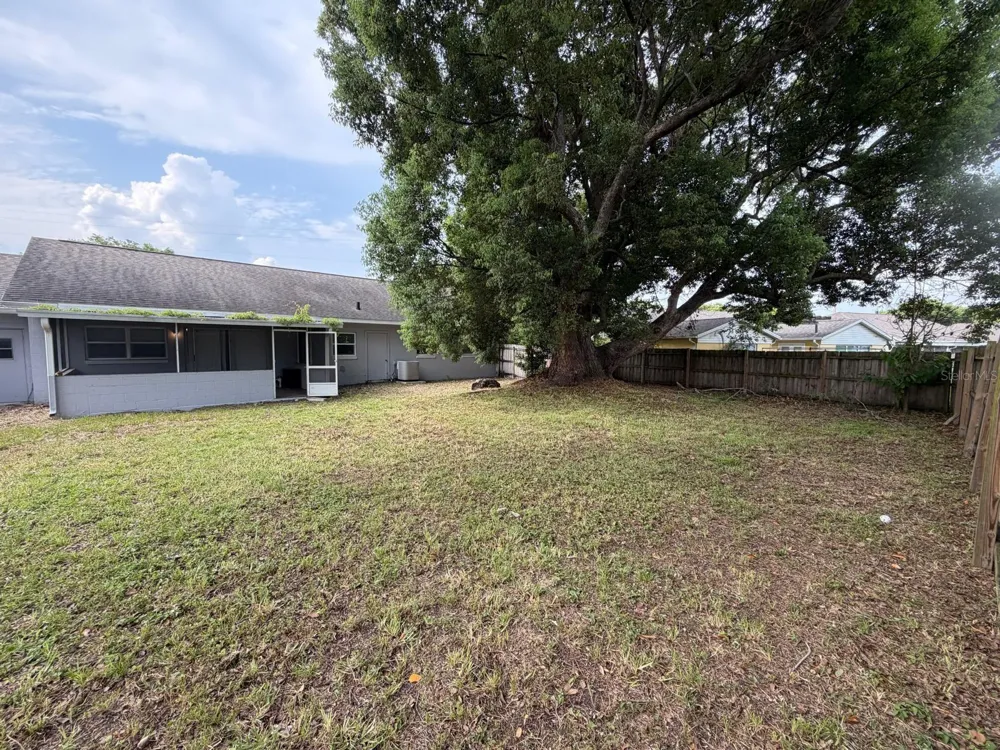 8283 LE MESA STREET Orlando, FL 32827