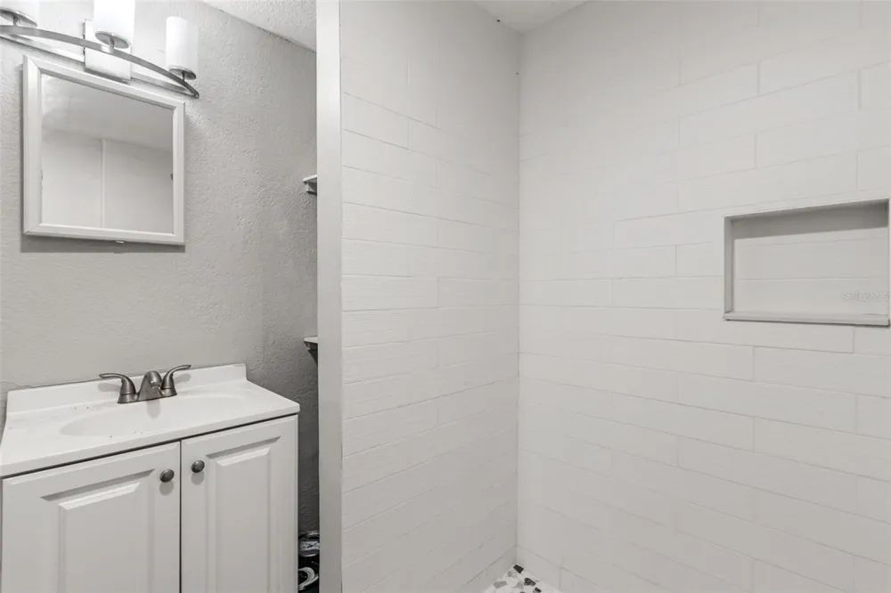 250 LONGWOOD HILLS ROAD Longwood, FL 32750