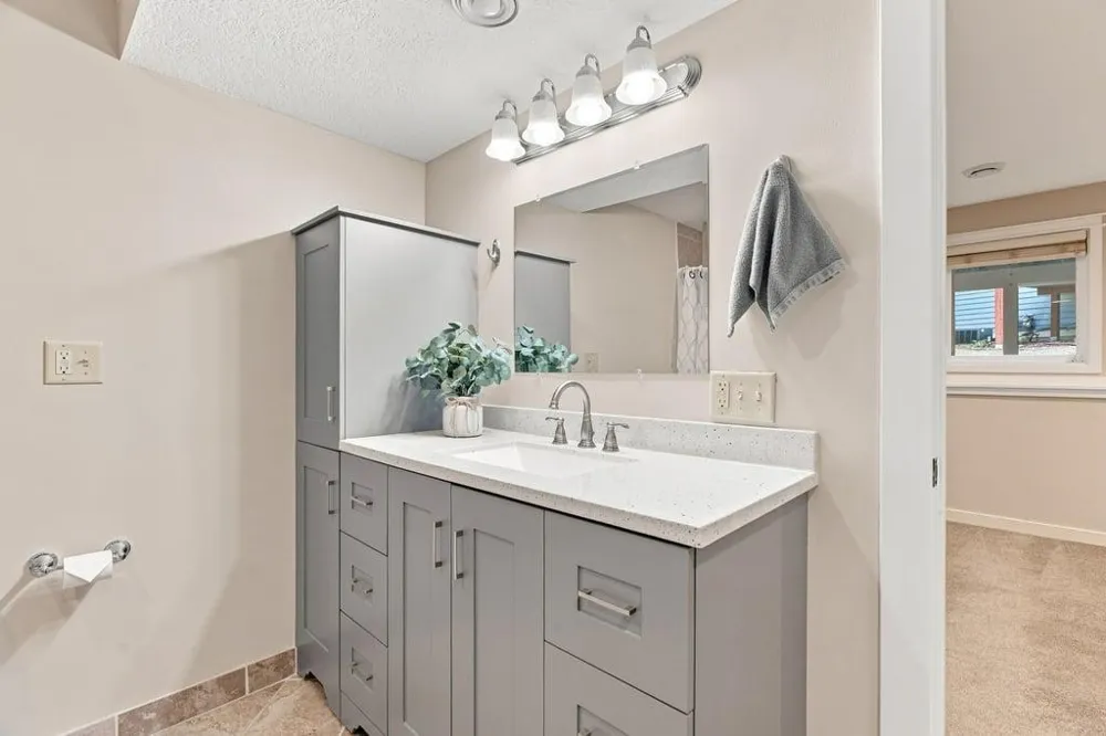 970 Pontiac Lane Chanhassen, MN 55317