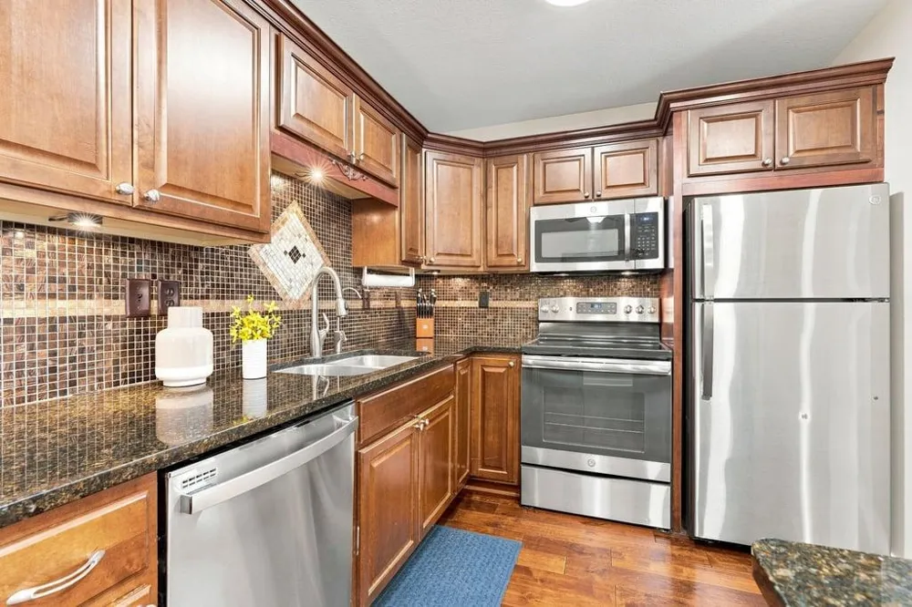 970 Pontiac Lane Chanhassen, MN 55317