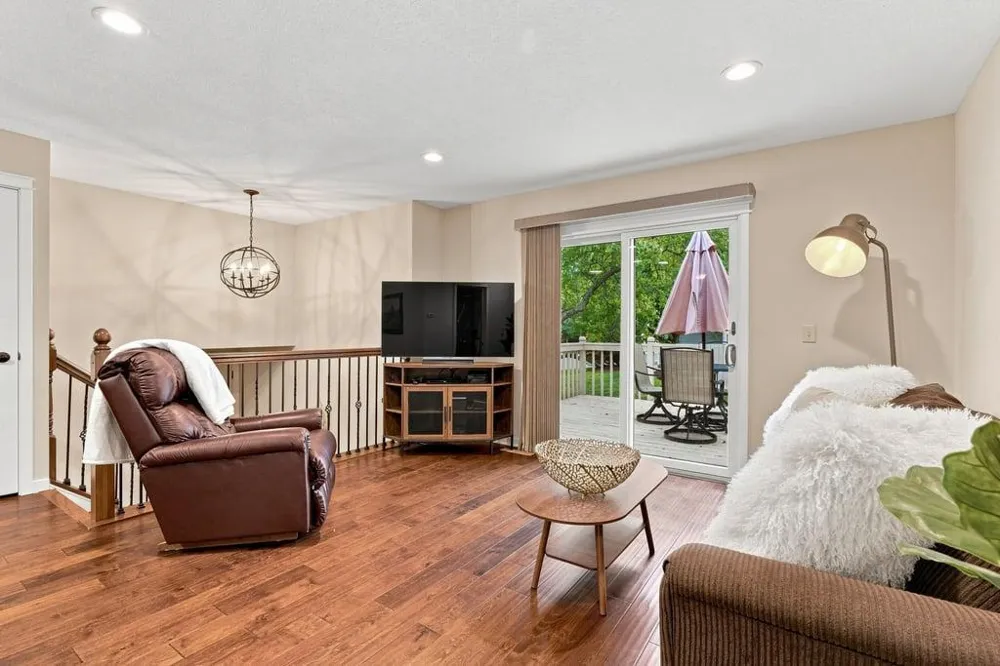 970 Pontiac Lane Chanhassen, MN 55317