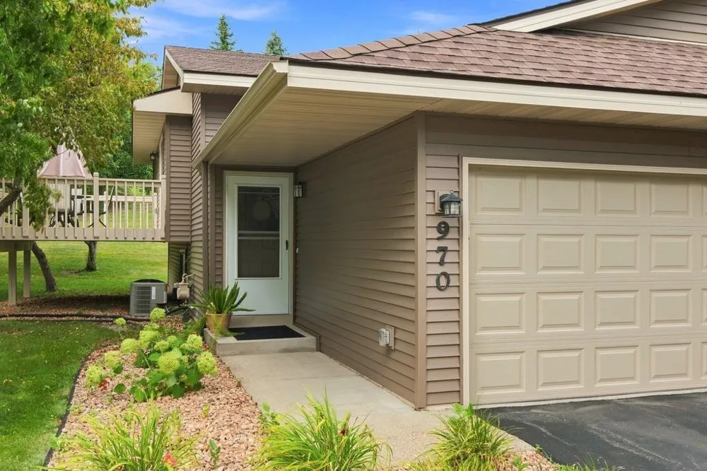 970 Pontiac Lane Chanhassen, MN 55317