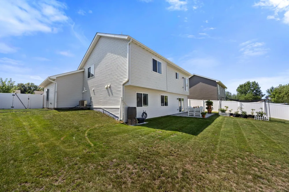 366 66th Street SW Waverly, MN 55390