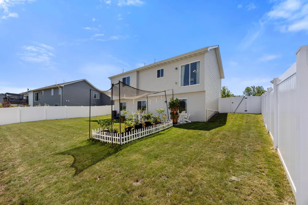 366 66th Street SW Waverly, MN 55390