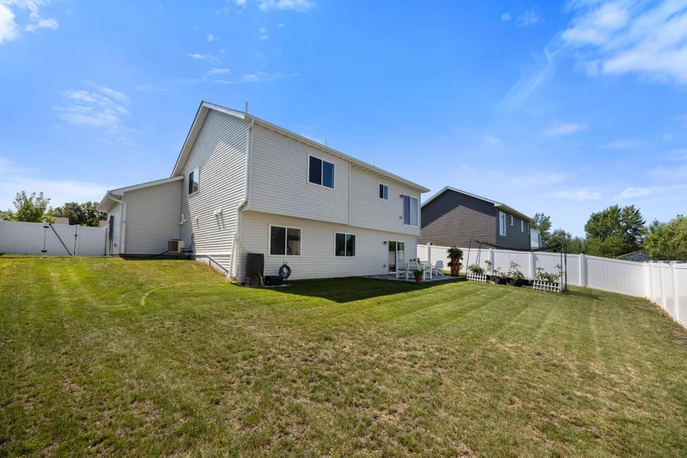 366 66th Street SW Waverly, MN 55390