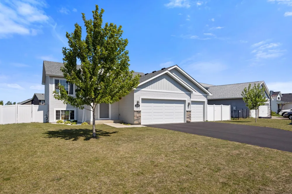 366 66th Street SW Waverly, MN 55390