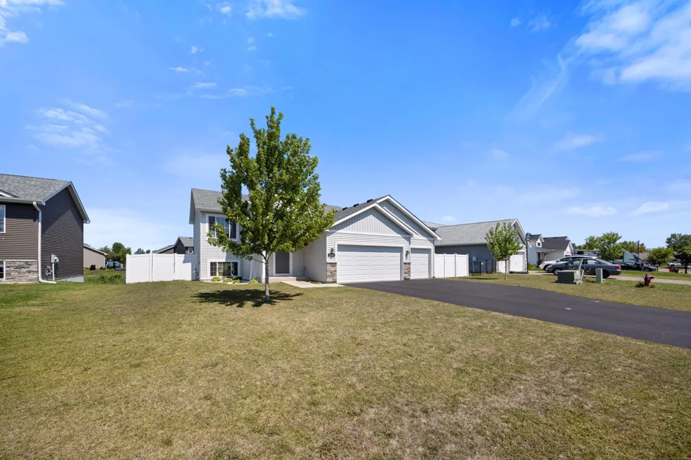366 66th Street SW Waverly, MN 55390