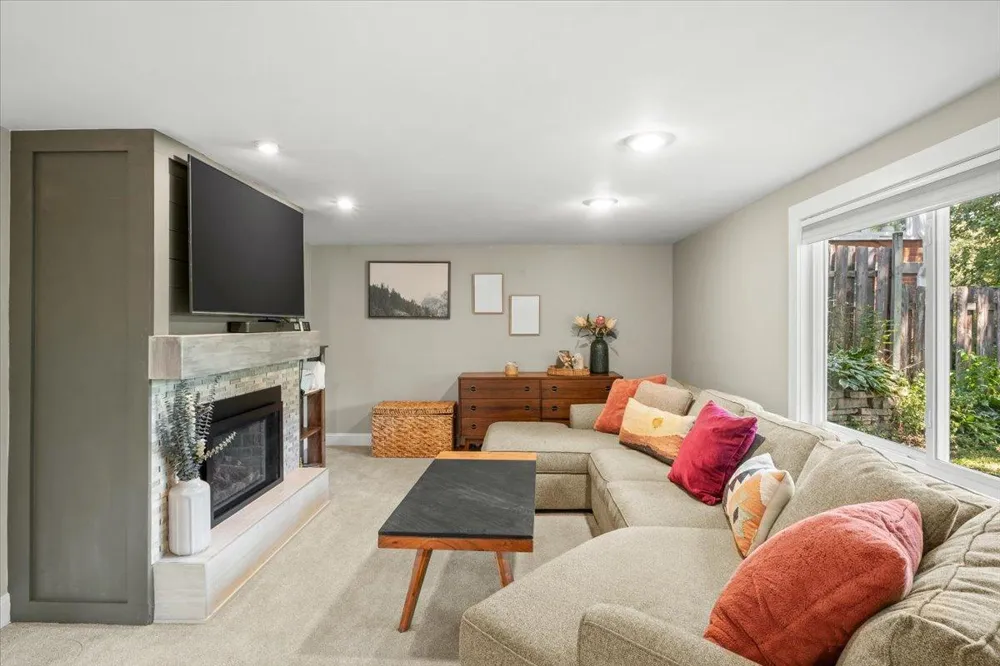 3341 Decatur Lane Saint Louis Park, MN 55426