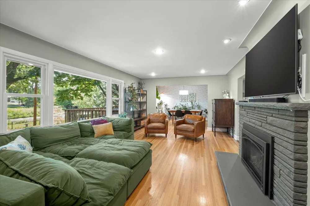 3341 Decatur Lane Saint Louis Park, MN 55426