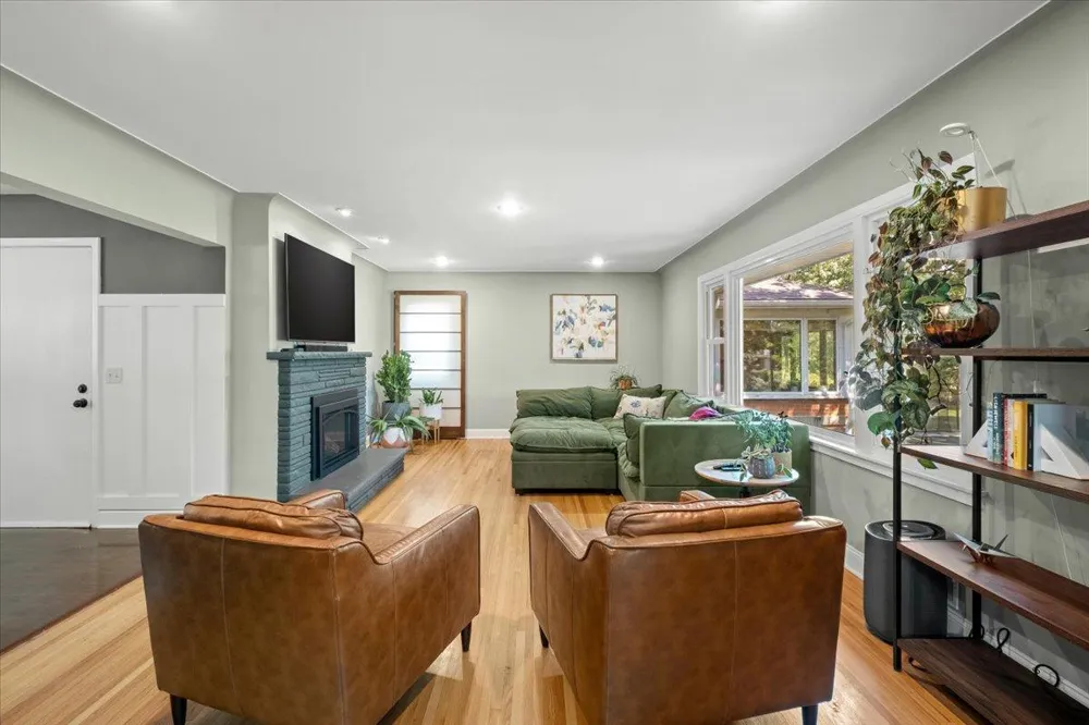 3341 Decatur Lane Saint Louis Park, MN 55426
