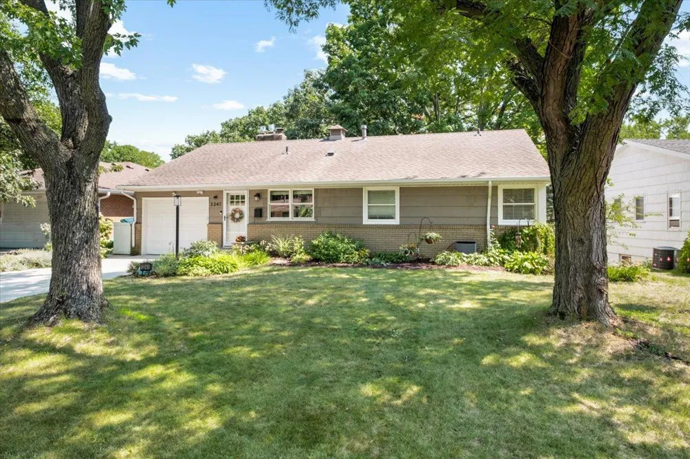 3341 Decatur Lane Saint Louis Park, MN 55426