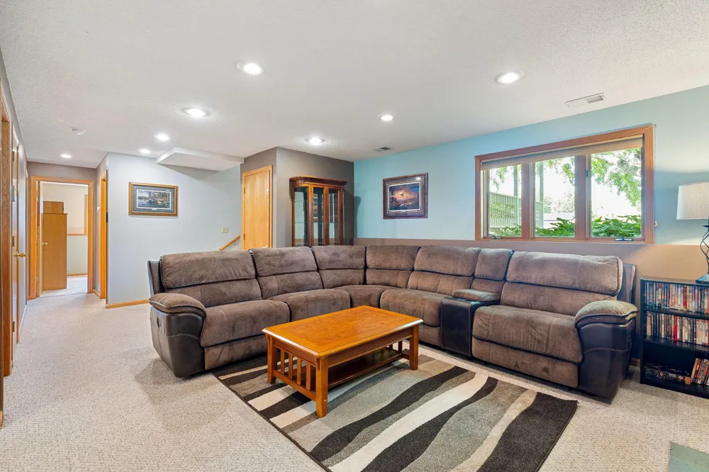 1939 Greenwood Drive NE Owatonna, MN 55060