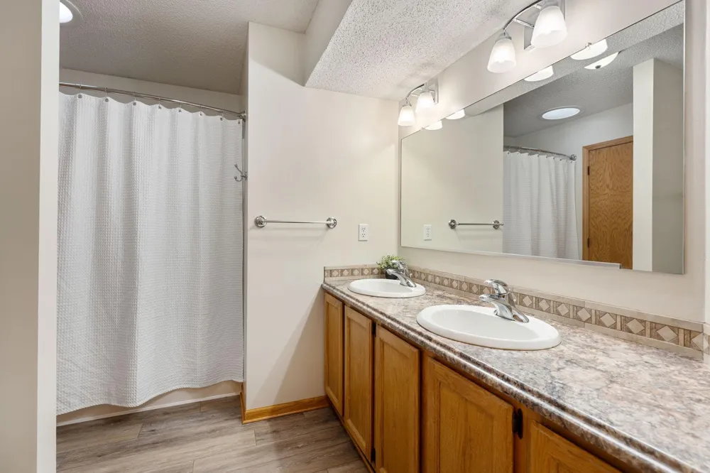 1939 Greenwood Drive NE Owatonna, MN 55060