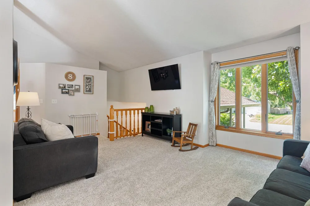 1939 Greenwood Drive NE Owatonna, MN 55060
