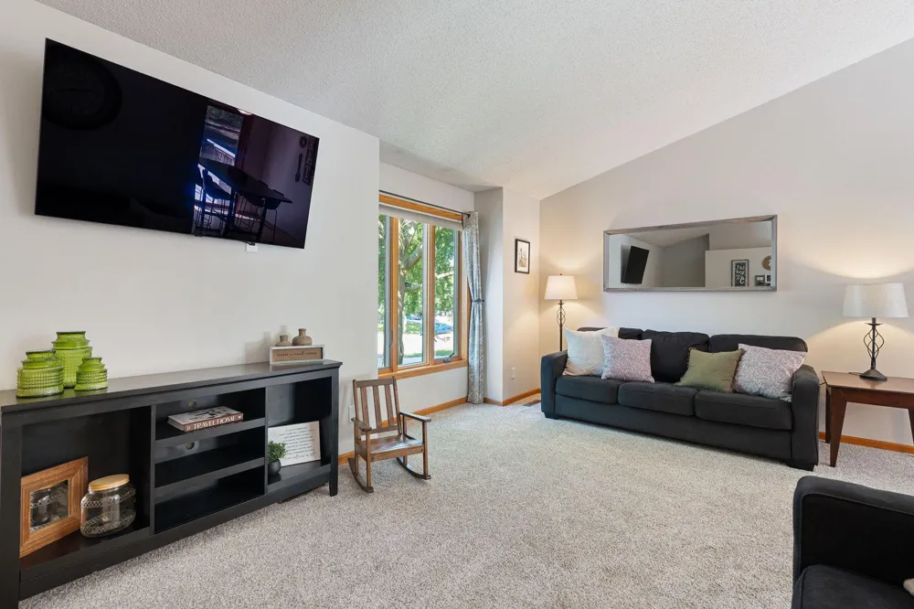 1939 Greenwood Drive NE Owatonna, MN 55060