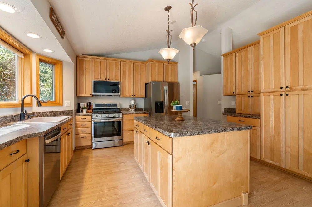 1939 Greenwood Drive NE Owatonna, MN 55060