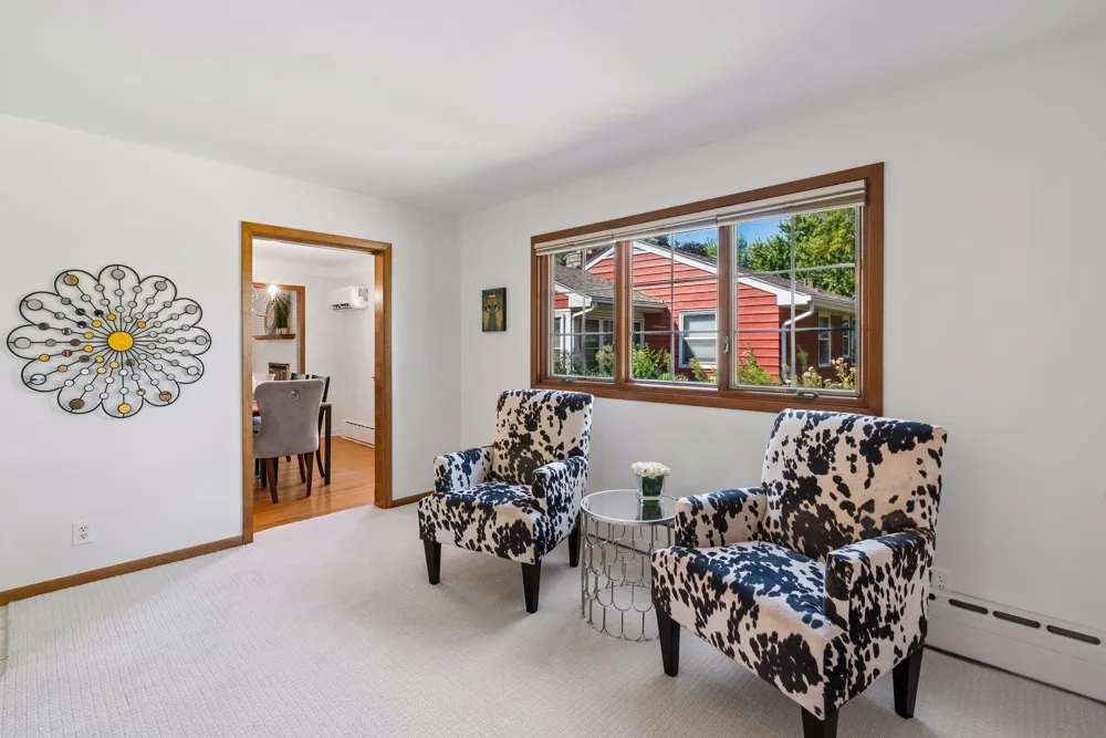 1709 Preston Lane Hopkins, MN 55343