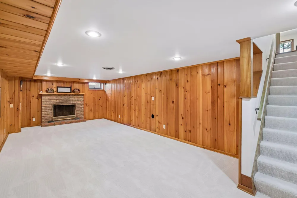 1709 Preston Lane Hopkins, MN 55343