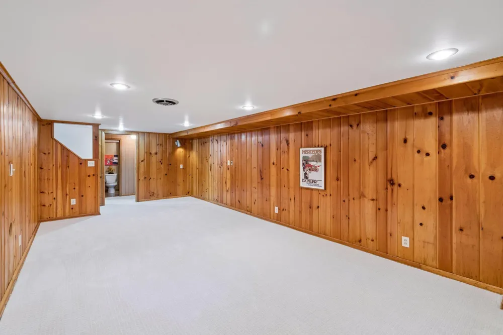 1709 Preston Lane Hopkins, MN 55343