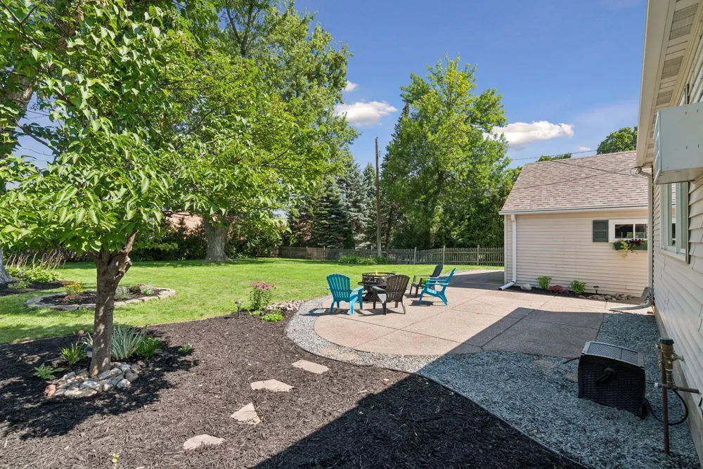 1709 Preston Lane Hopkins, MN 55343