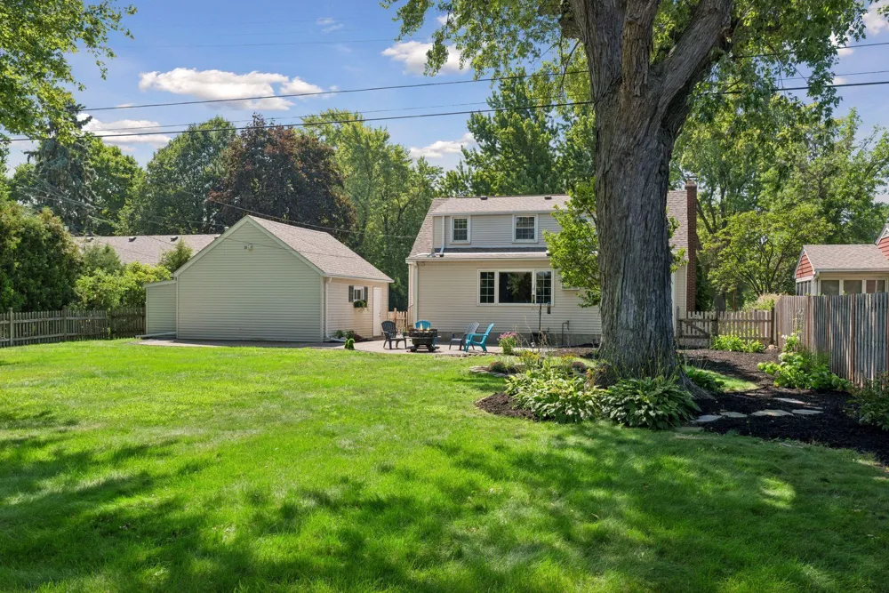 1709 Preston Lane Hopkins, MN 55343