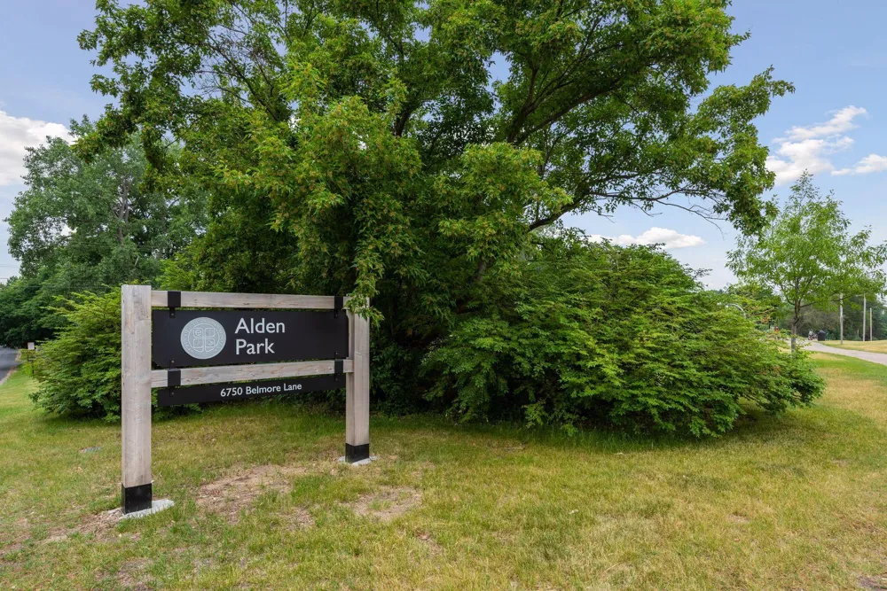 1709 Preston Lane Hopkins, MN 55343