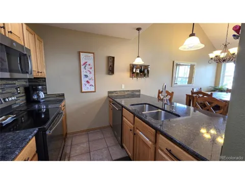 720 Lakepoint Drive #B6
