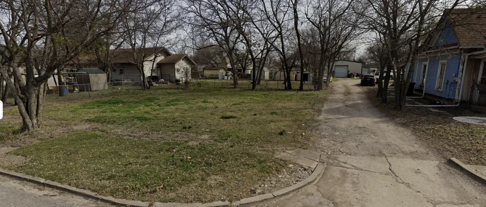 407 S Vaden Street Sherman, TX 75090
