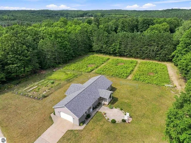 275 S 35 ROAD Selma Township, MI 49601
