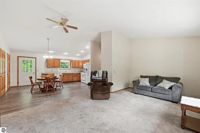 275 S 35 ROAD Selma Township, MI 49601